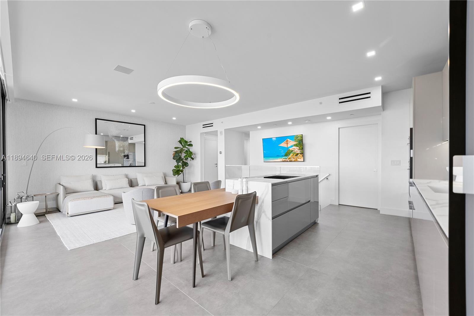 ONE THOUSAND VENETIAN WAY - Residential