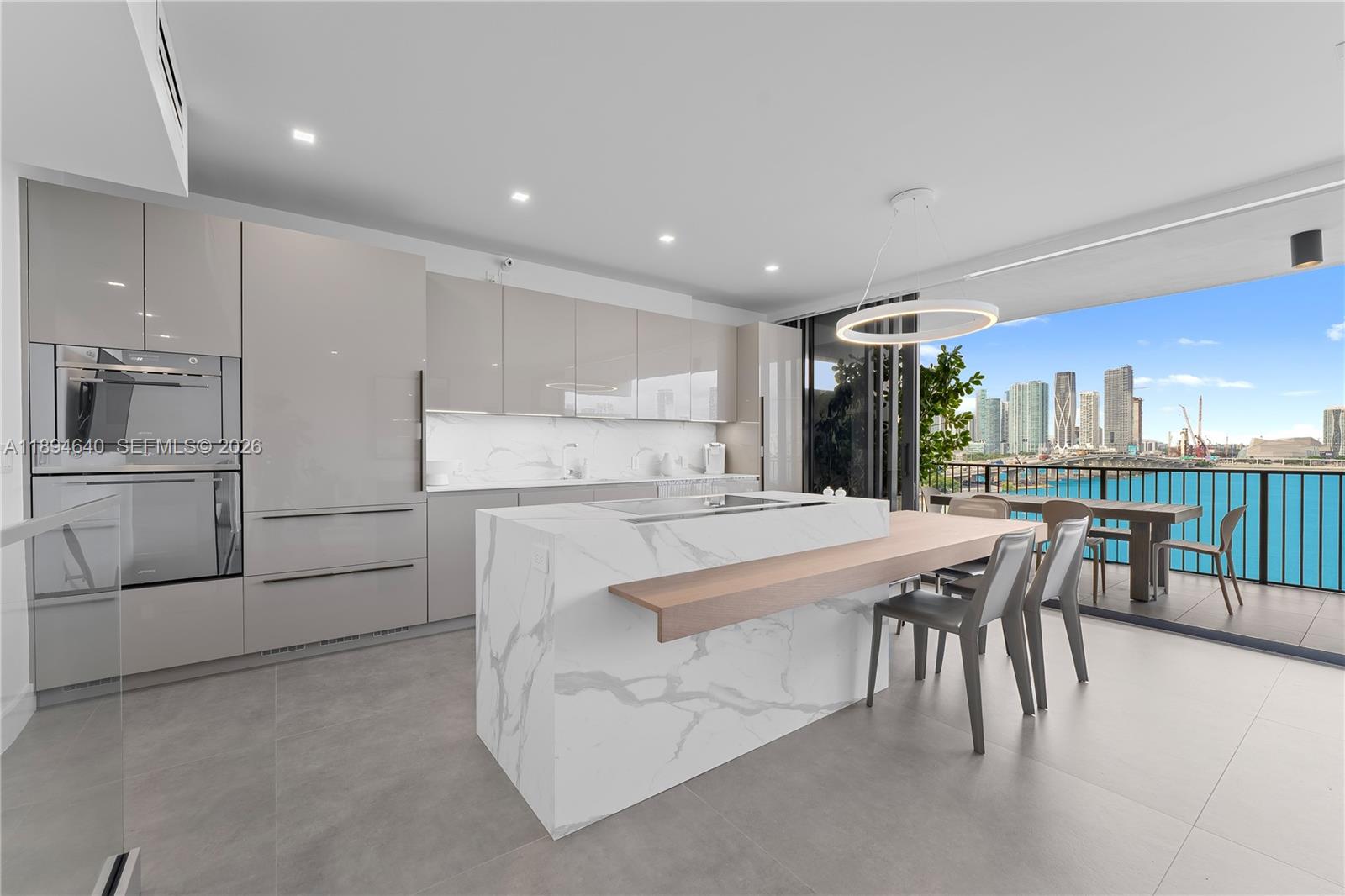 ONE THOUSAND VENETIAN WAY - Residential