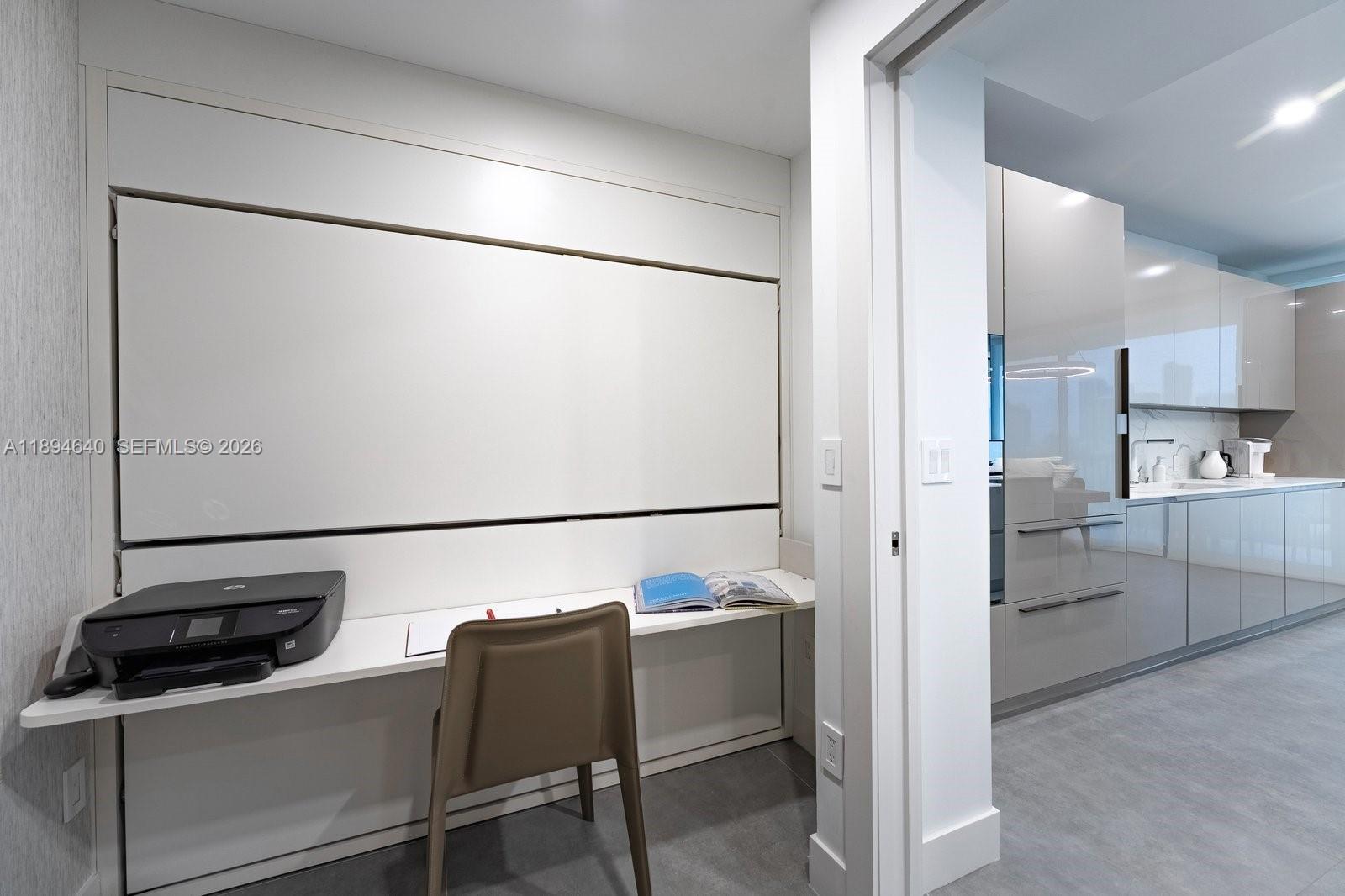 ONE THOUSAND VENETIAN WAY - Residential