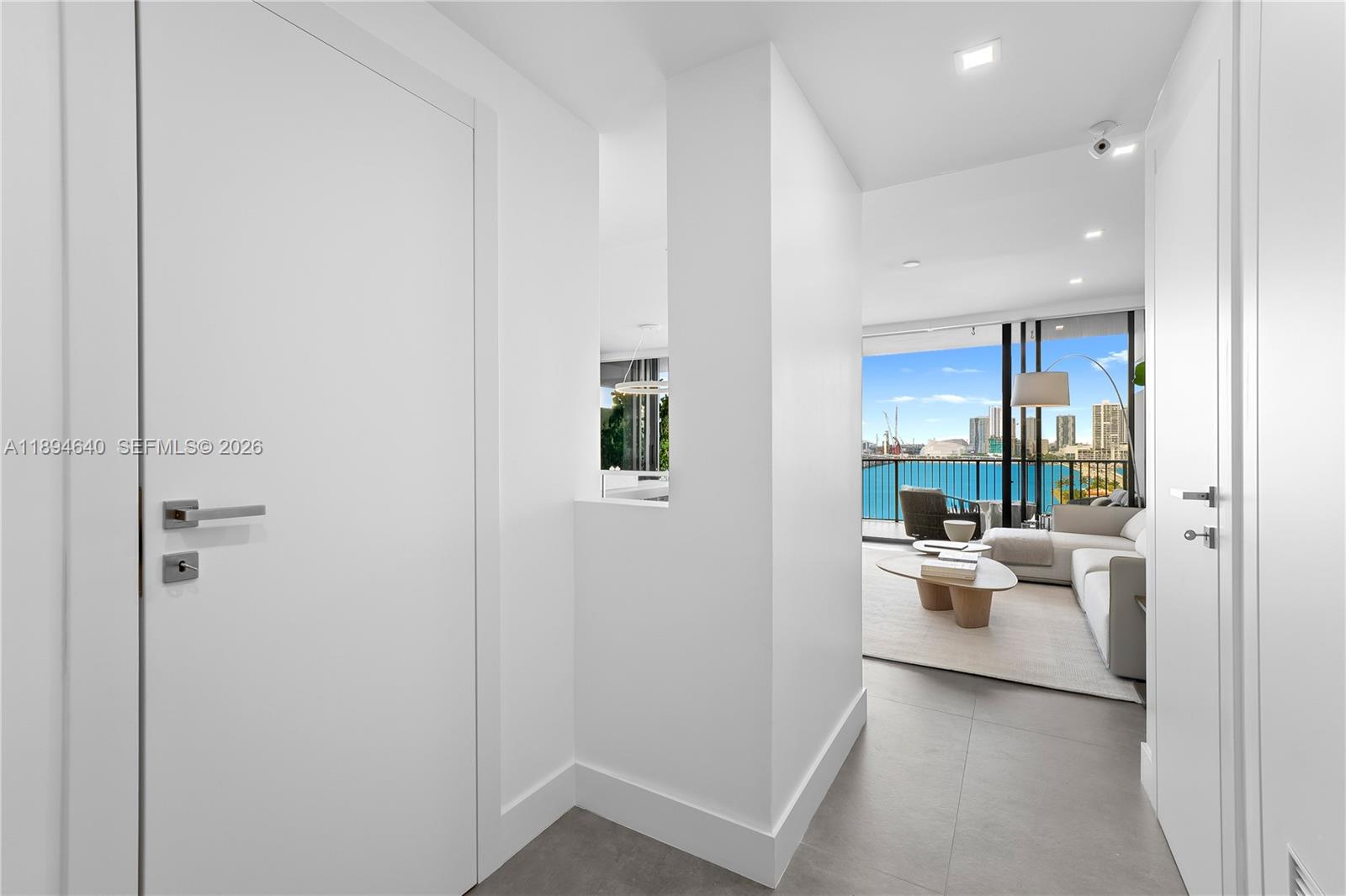 ONE THOUSAND VENETIAN WAY - Residential