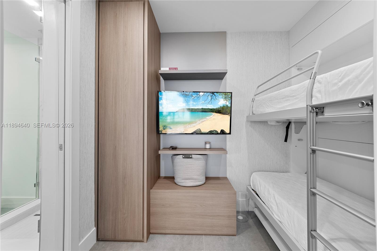 ONE THOUSAND VENETIAN WAY - Residential