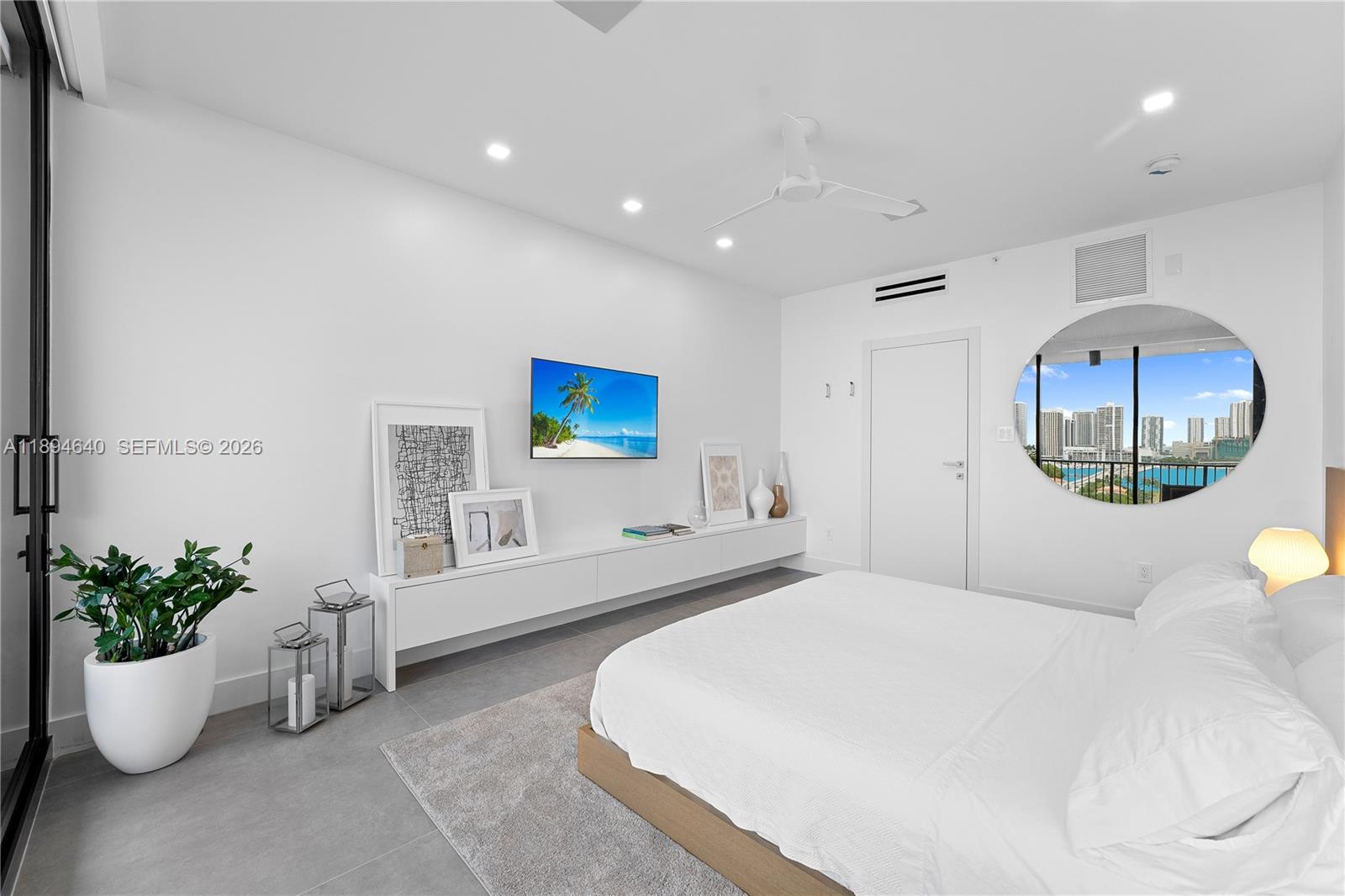 ONE THOUSAND VENETIAN WAY - Residential