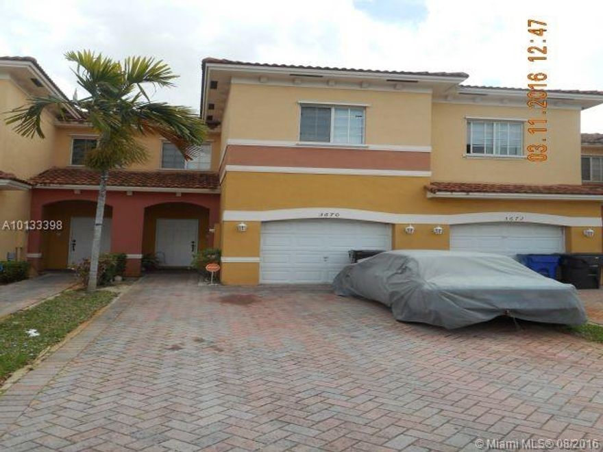 APPROVED SHORT SALE. PRICE AND COMMISSION SUBJECT TO THIRD PARTY APPROVAL. THIS IS A STUNNING 3 BEDROOM 2 BATHROOM UNIT. REALLY LOVELY. PERFECT FEATURES TO NAME. HURRY THIS PROPERTY WILL NOT LAST. SO RUN DO NOT WALK. $2350.00 OWED TO SELLER'S ATTORNEY AND IS PAID AT CLOSING BY BUYER.