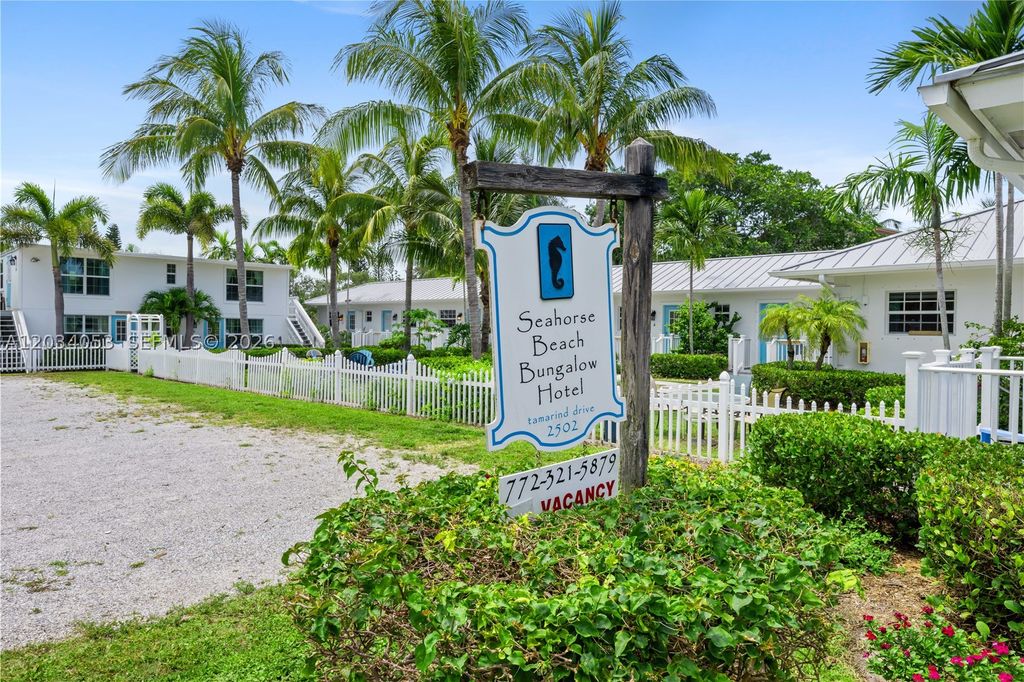 Photo of 2502 Tamarind Dr, Fort Pierce, FL 34949 (MLS # A12034053)
