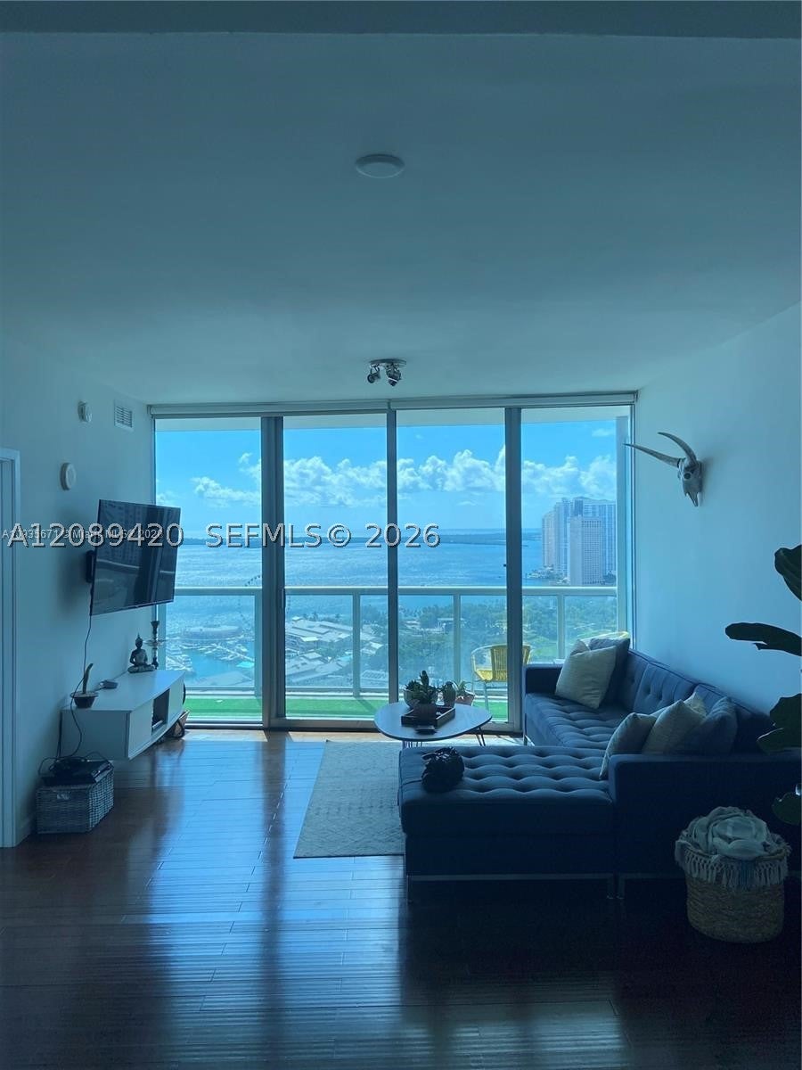 888 Biscayne Blvd 3302