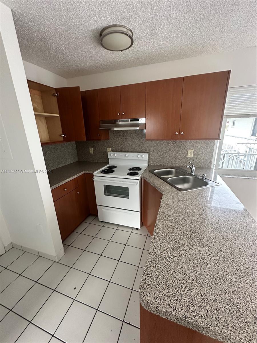 2300 W 66th Pl 9