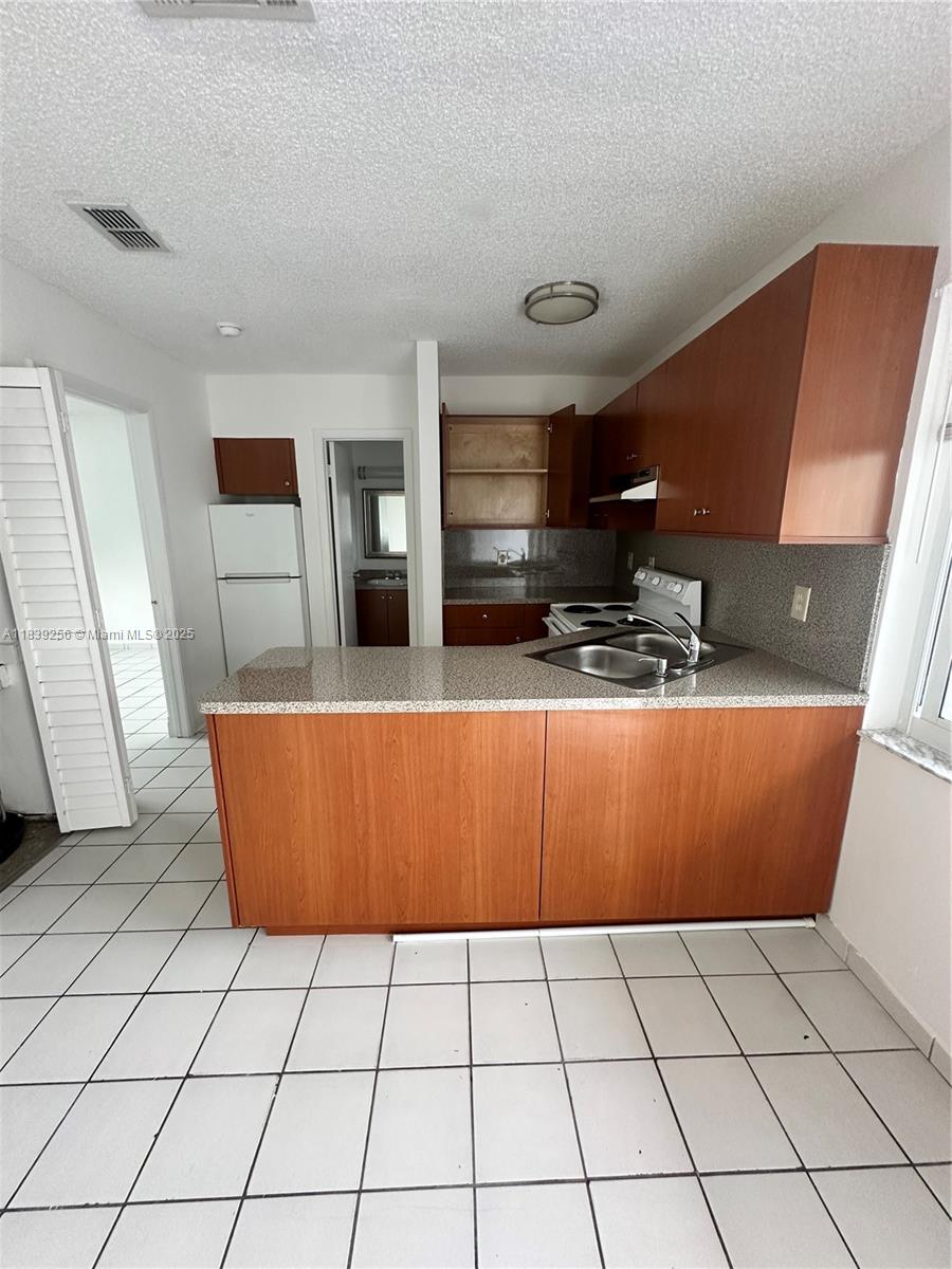 2300 W 66th Pl 9