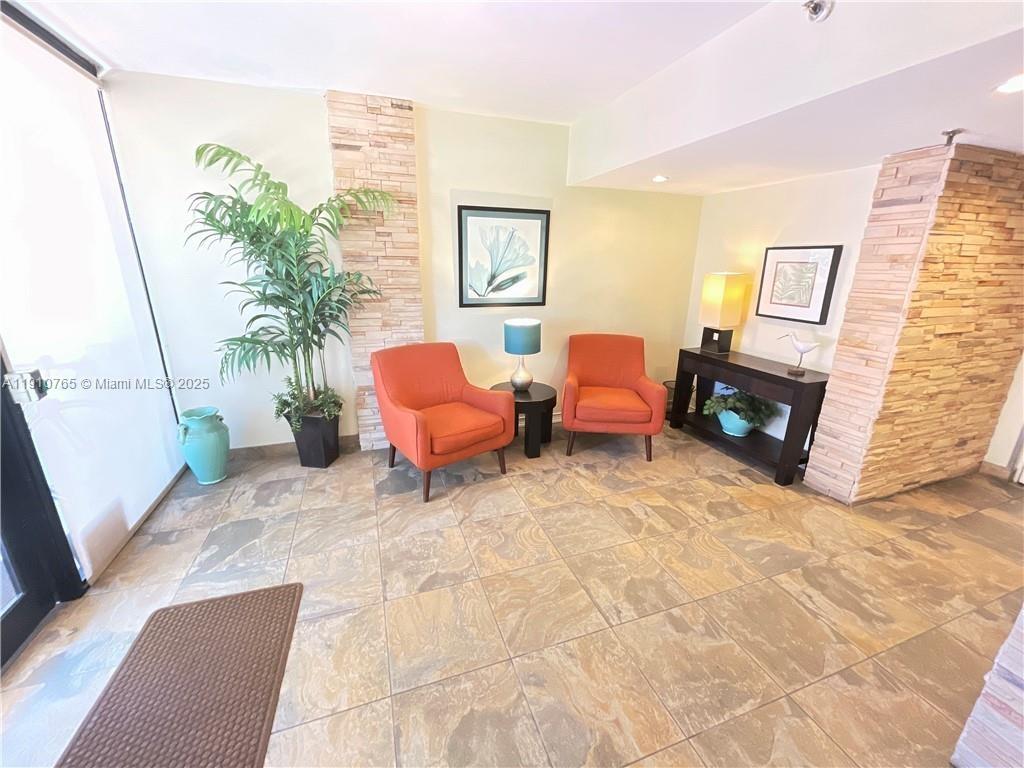 EVERGLADES CLUB CONDO - Residential Lease