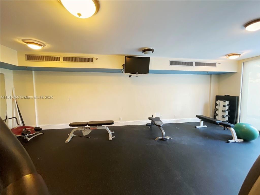 EVERGLADES CLUB CONDO - Residential Lease