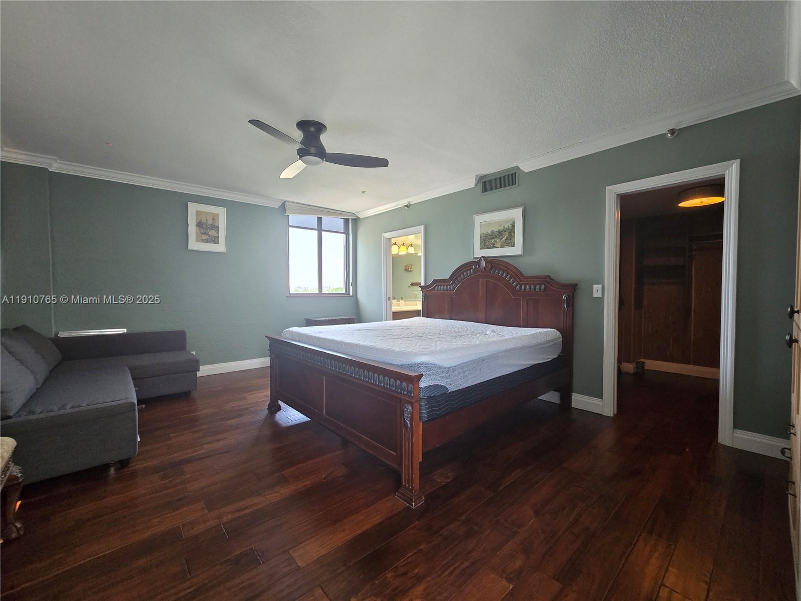 EVERGLADES CLUB CONDO - Residential Lease