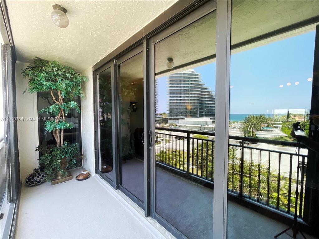 EVERGLADES CLUB CONDO - Residential Lease