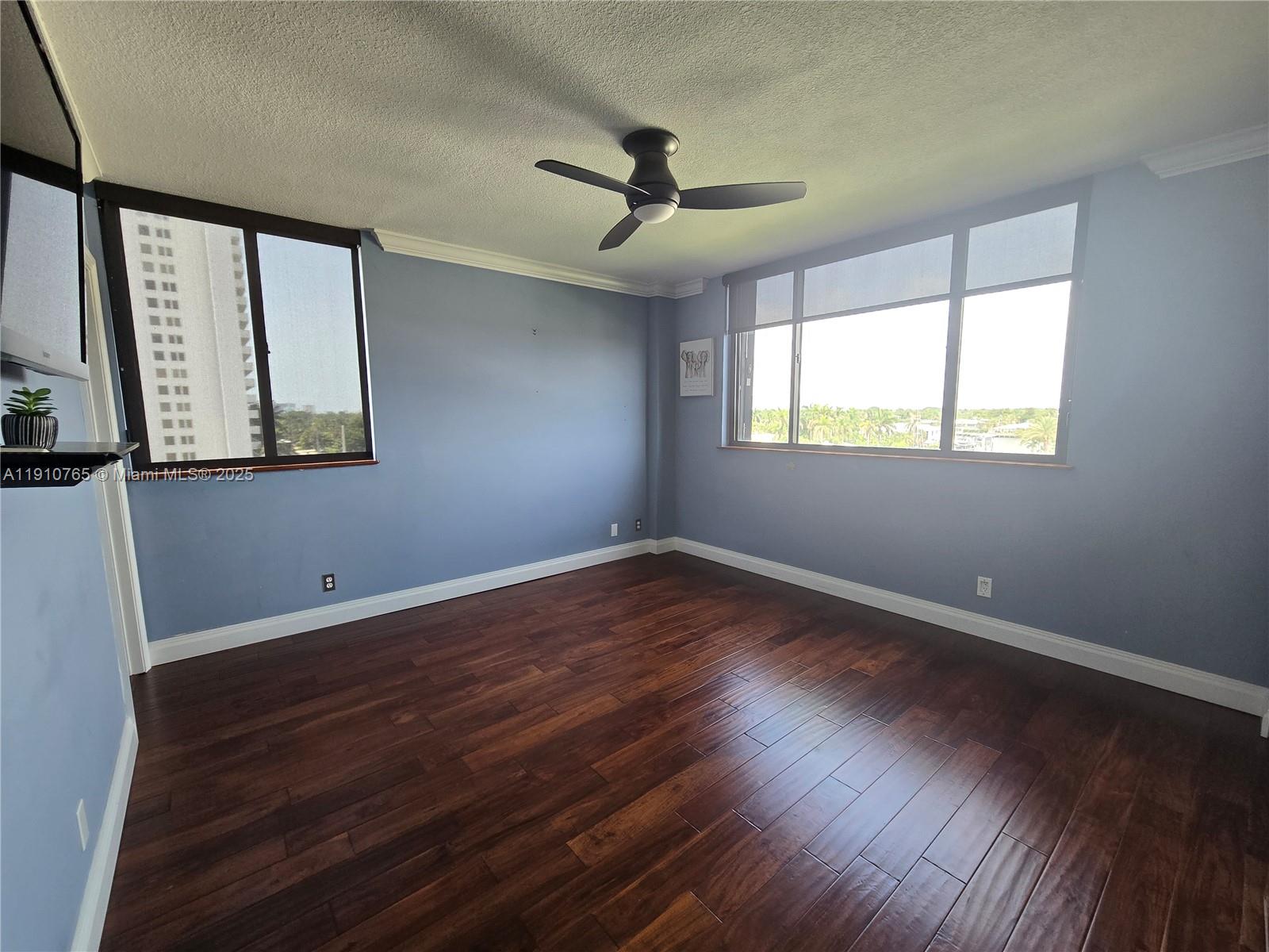EVERGLADES CLUB CONDO - Residential Lease
