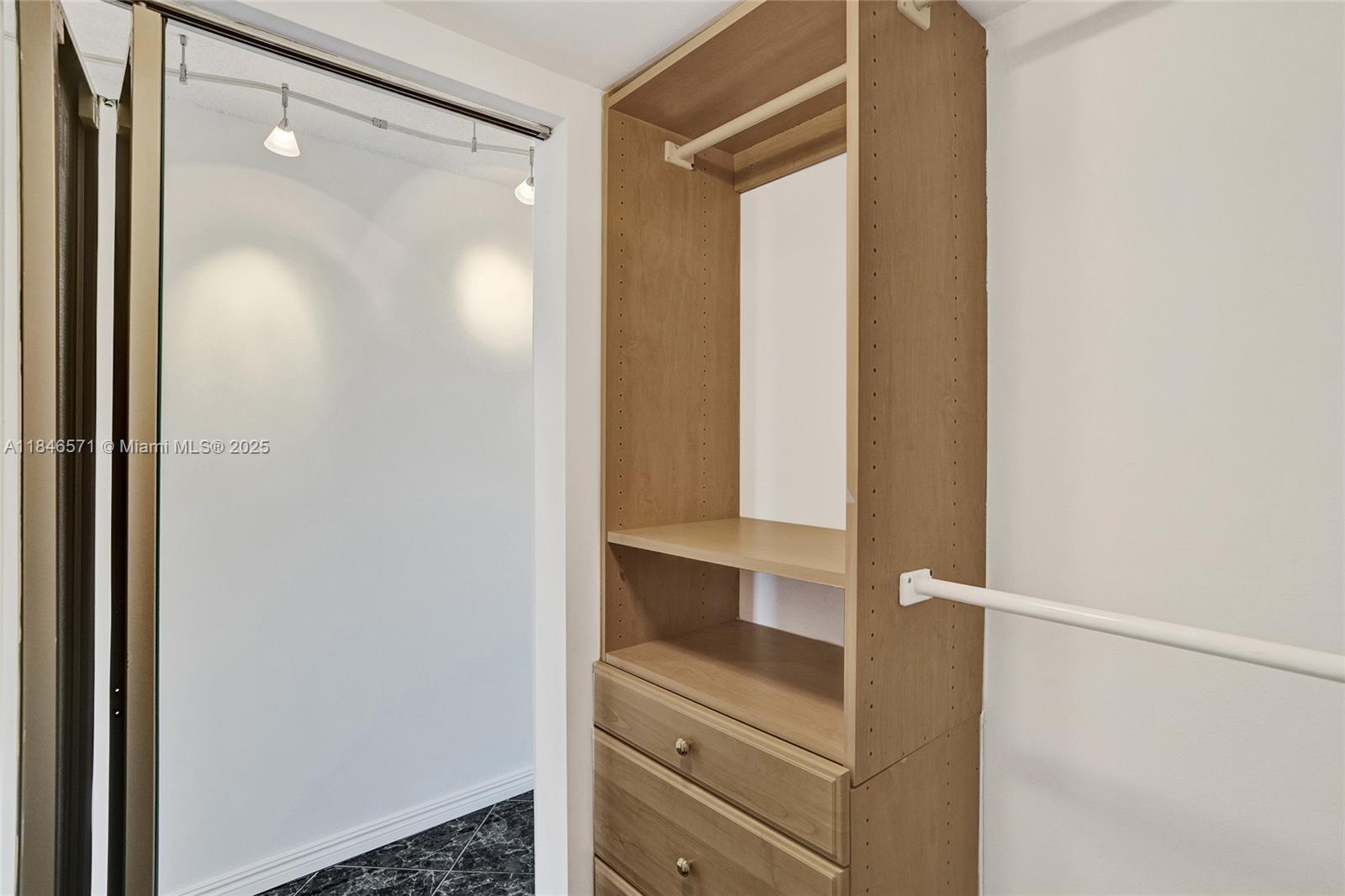 MYSTIC POINTE CONDO NO TH - Residential