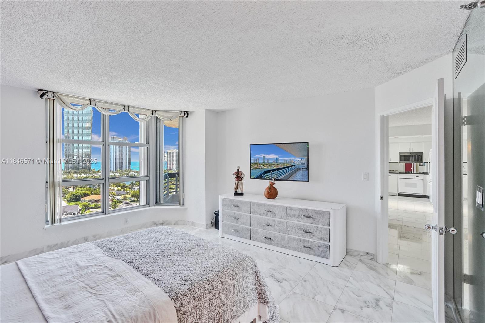 MYSTIC POINTE CONDO NO TH - Residential