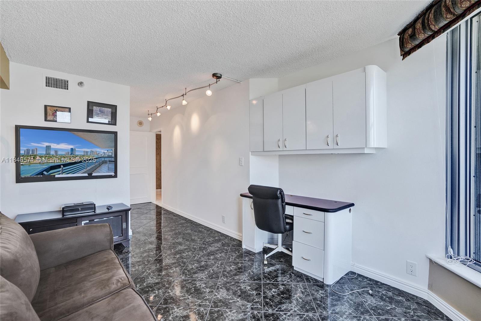 MYSTIC POINTE CONDO NO TH - Residential