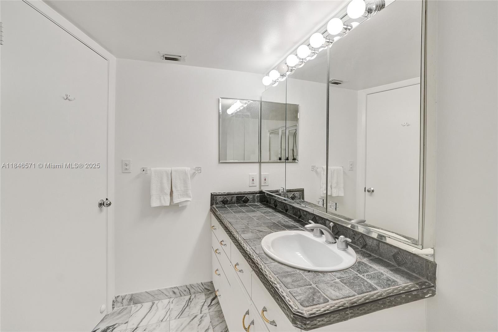 MYSTIC POINTE CONDO NO TH - Residential