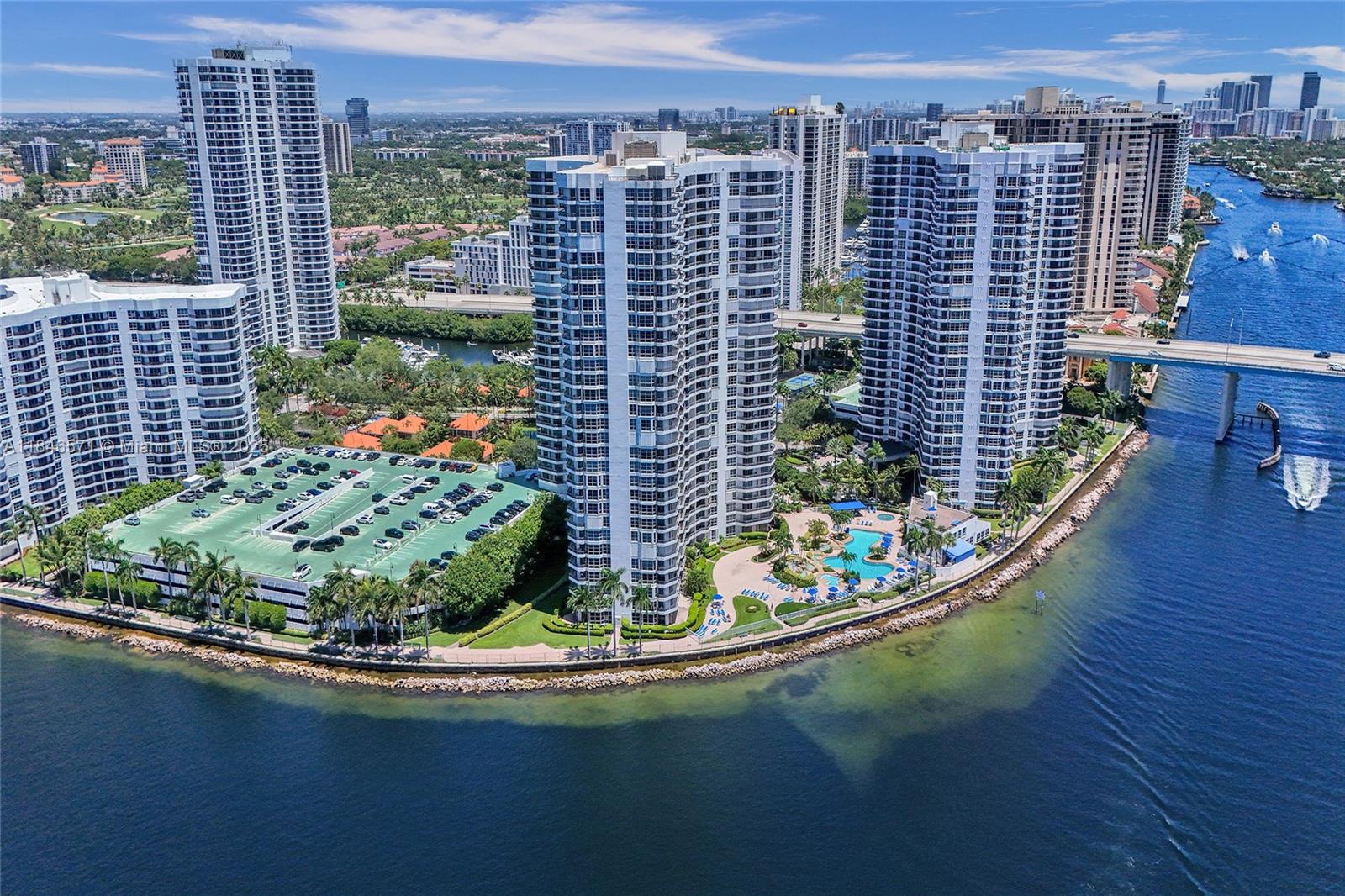 MYSTIC POINTE CONDO NO TH - Residential