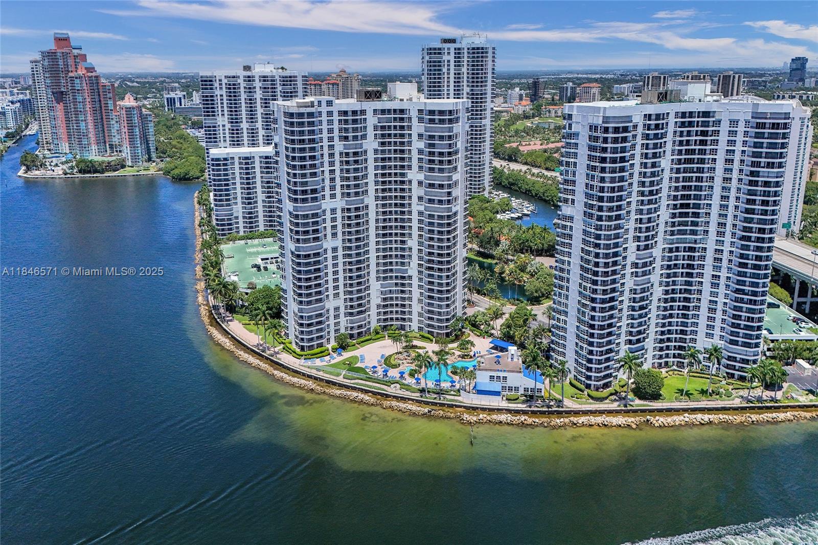 MYSTIC POINTE CONDO NO TH - Residential