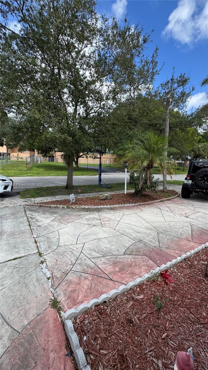 4390 NW 4th Ct