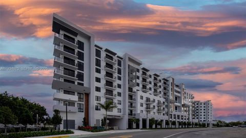 19401 W Dixie Hwy 806 Miami FL 33180