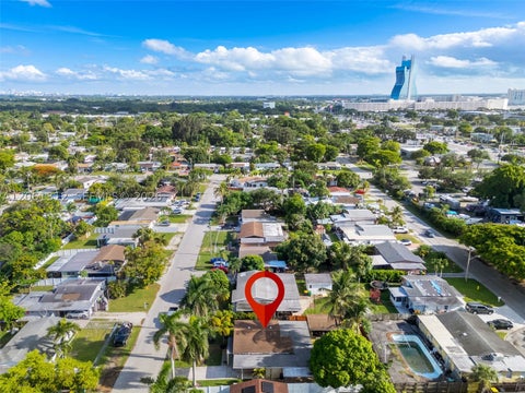 Photo of 4873 SW 44th Ter, Dania Beach, FL 33314 (MLS # A12061312)