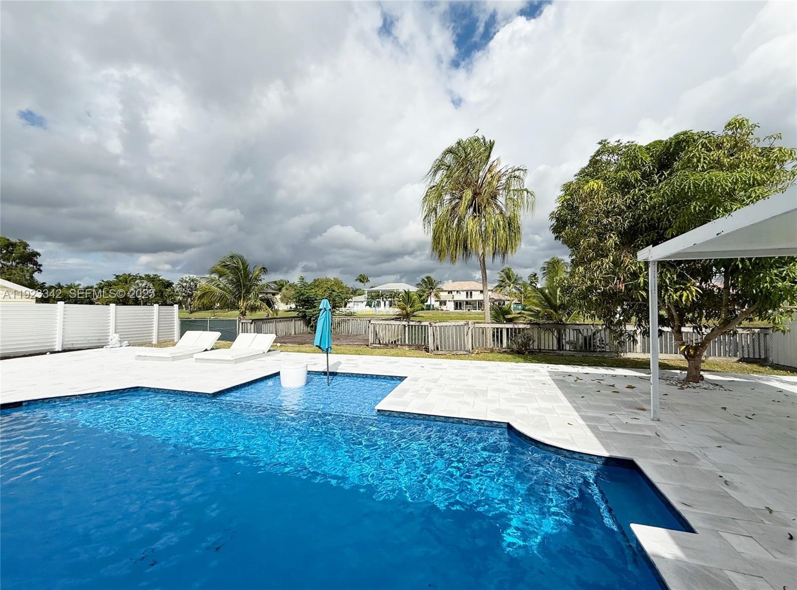 HAWKES BLUFF - Residential