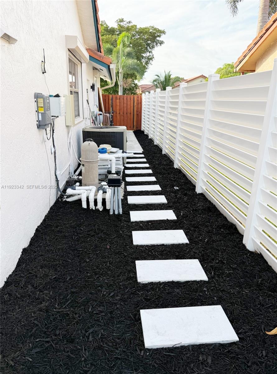 HAWKES BLUFF - Residential