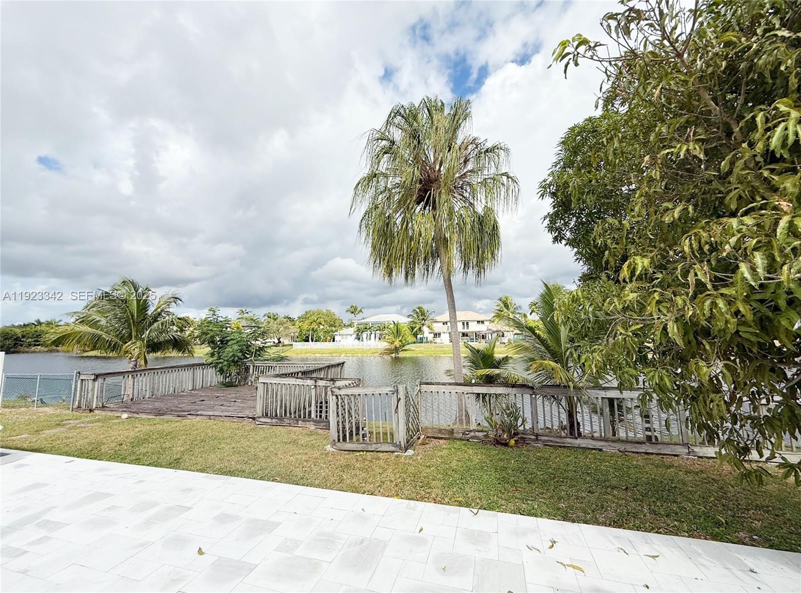 HAWKES BLUFF - Residential