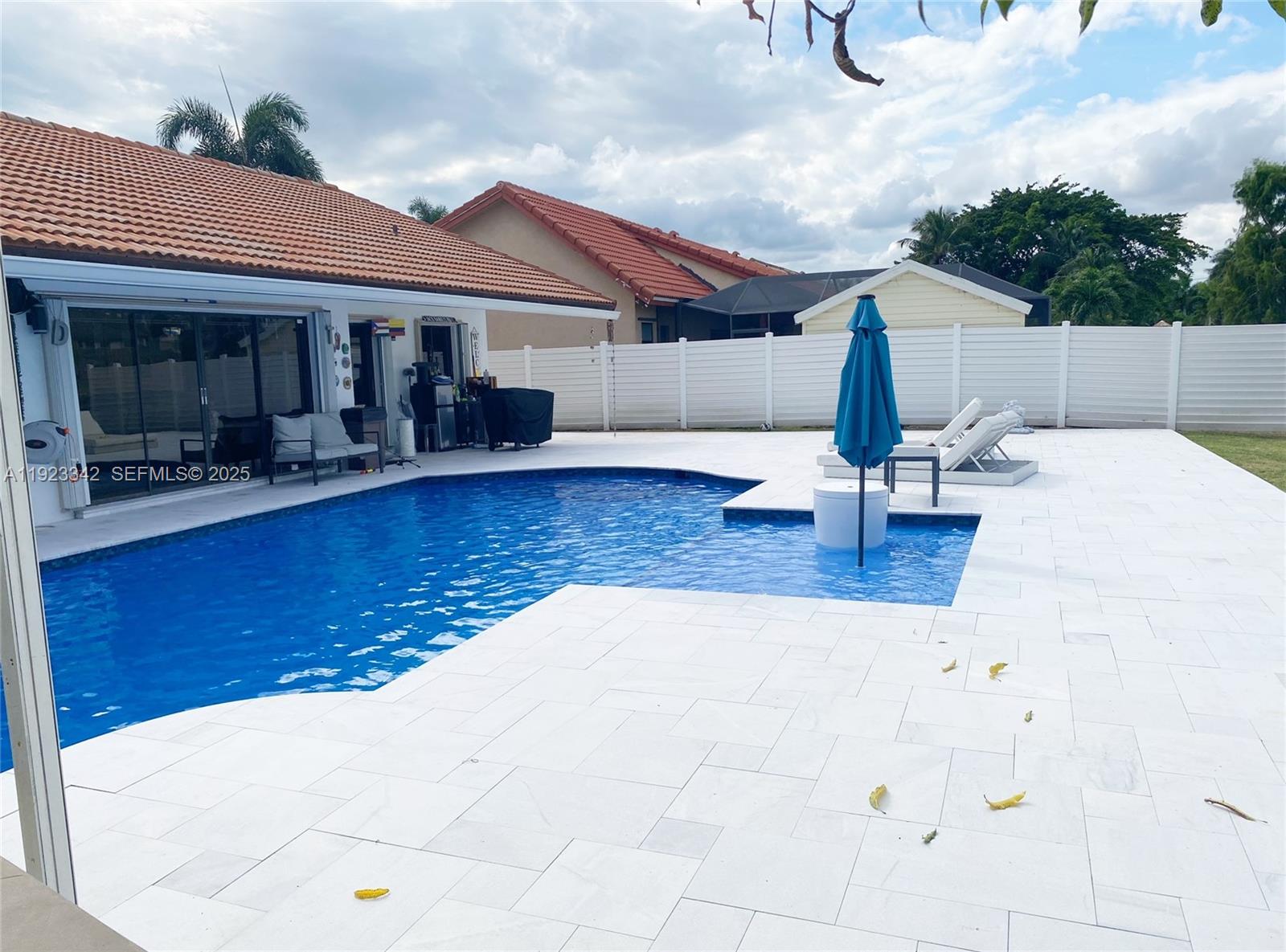 HAWKES BLUFF - Residential