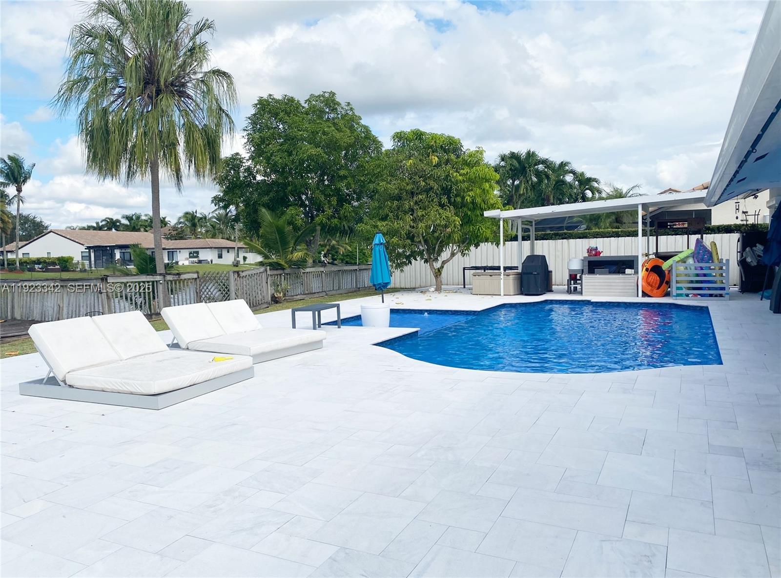 HAWKES BLUFF - Residential