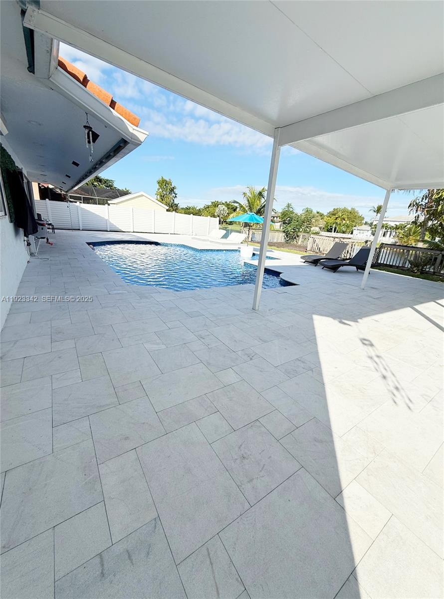 HAWKES BLUFF - Residential