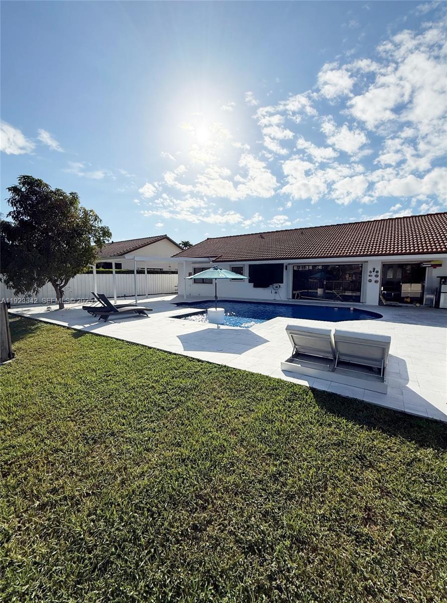 HAWKES BLUFF - Residential