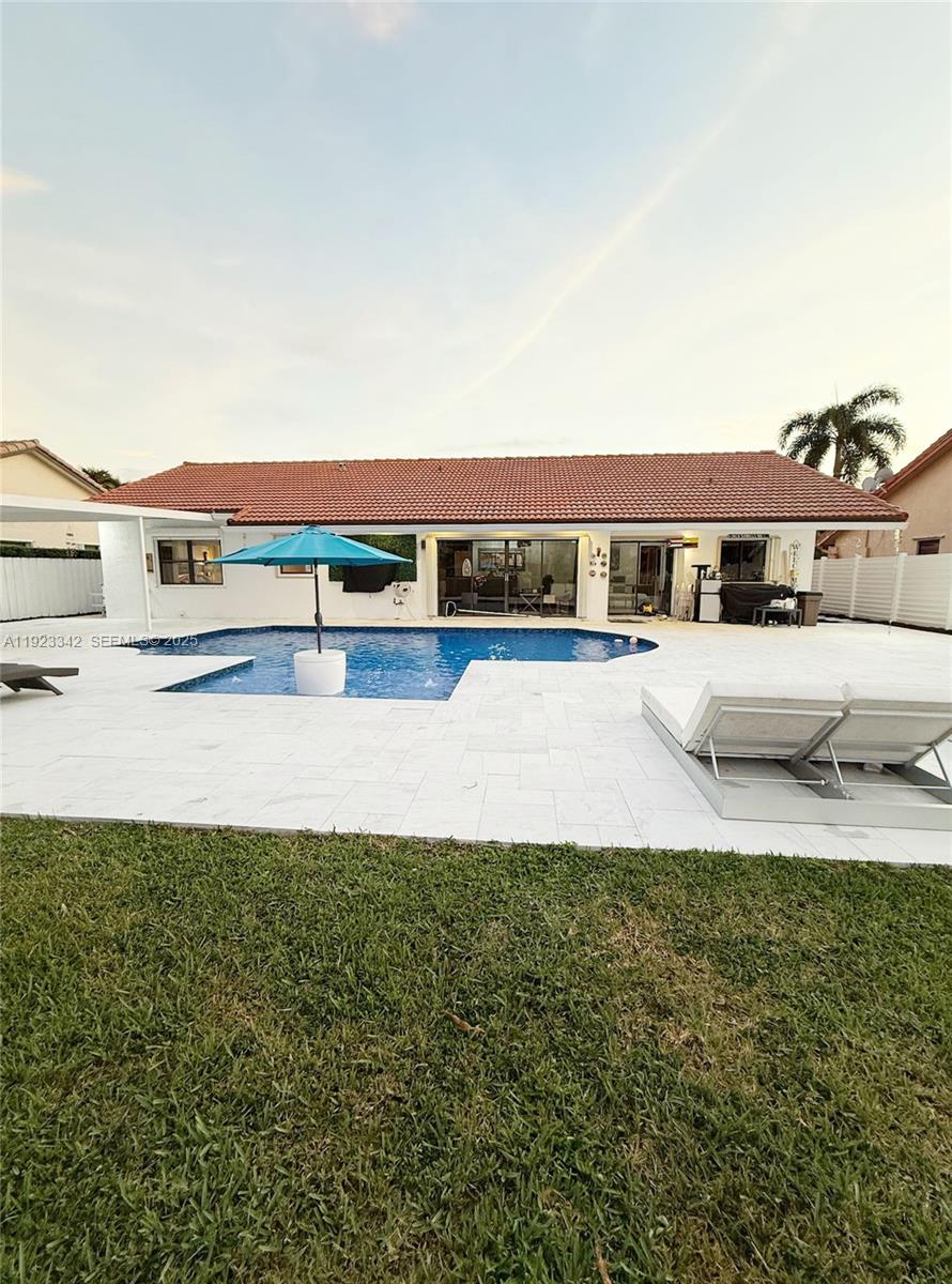 HAWKES BLUFF - Residential