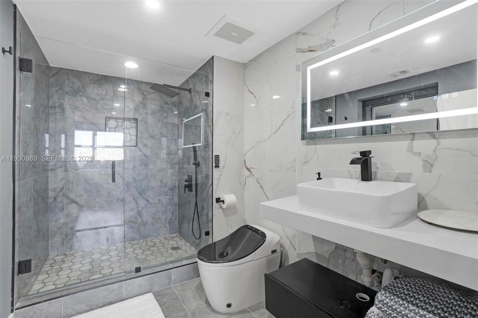 TURNBERRY ON THE GREEN CO - Residential