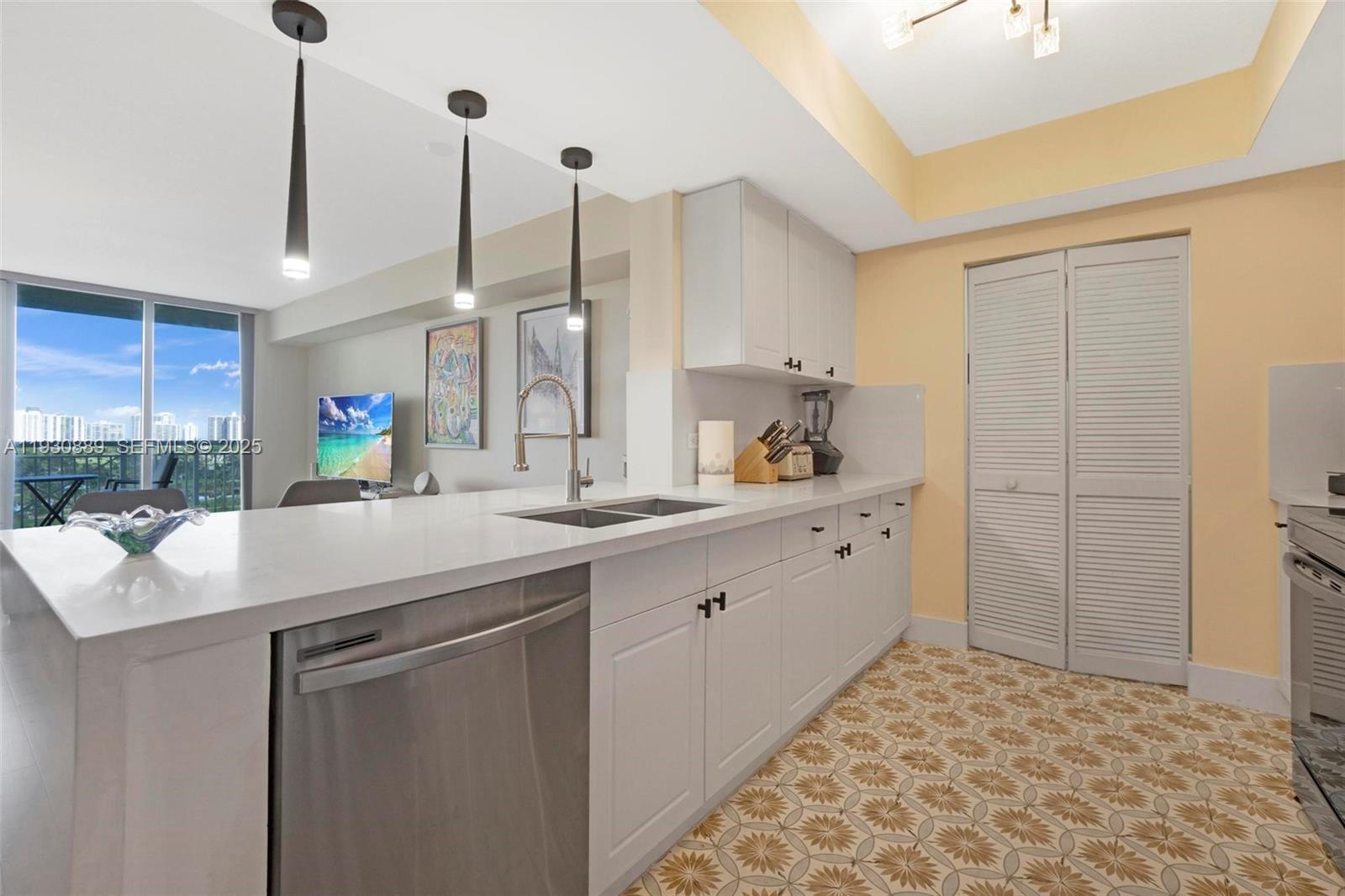 TURNBERRY ON THE GREEN CO - Residential