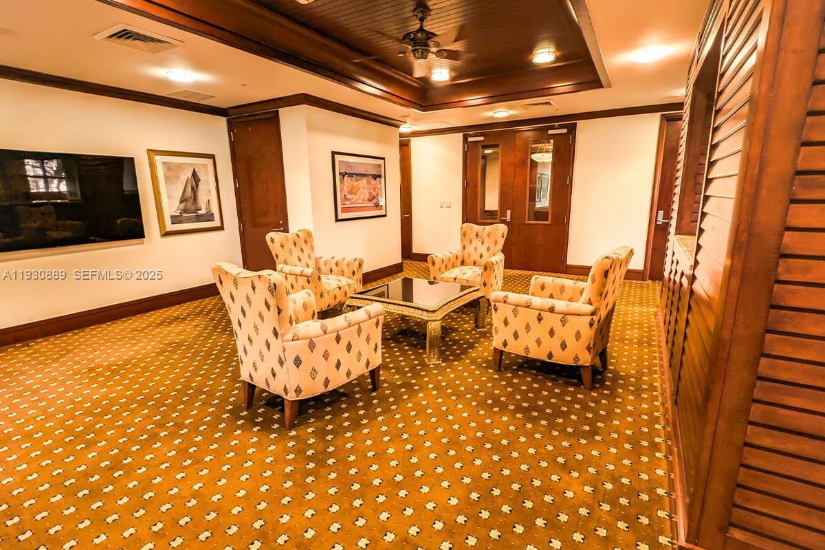 TURNBERRY ON THE GREEN CO - Residential