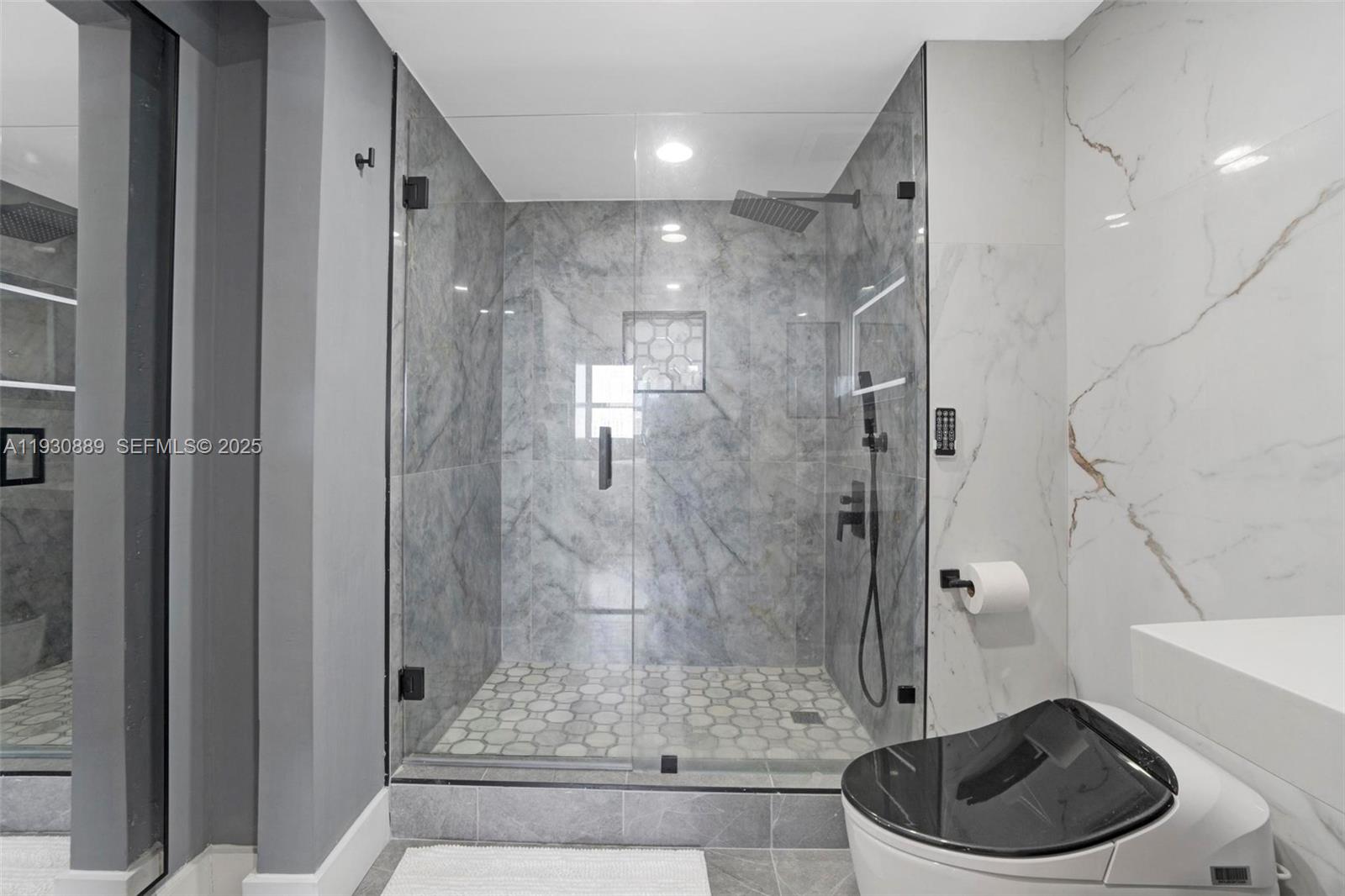 TURNBERRY ON THE GREEN CO - Residential