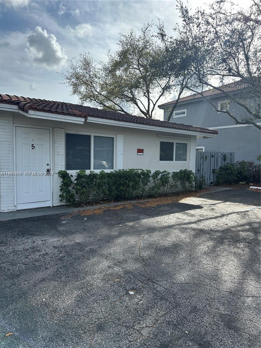 CORAL SPRINGS VILLAGE GRE - Residential Income