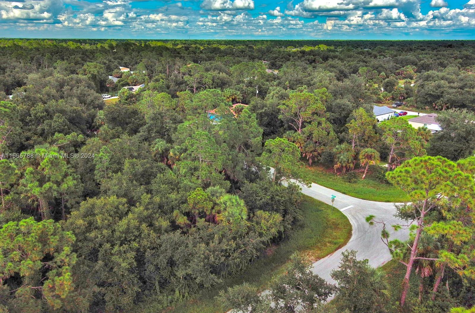 Port Charlotte - Land