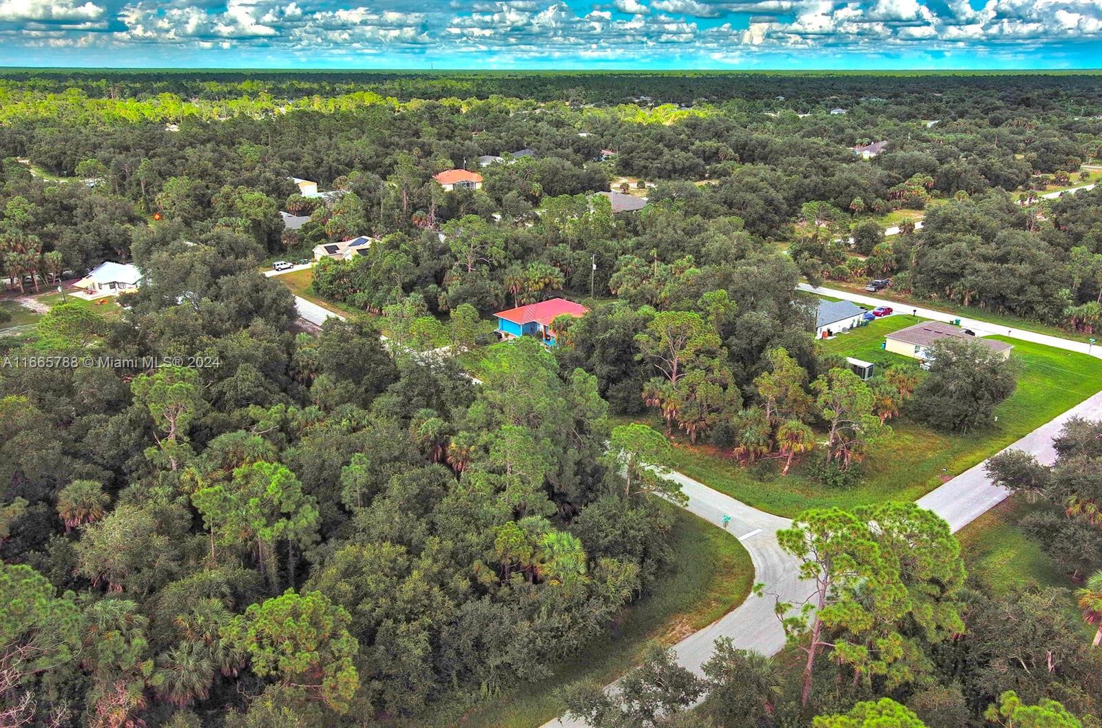 Port Charlotte - Land