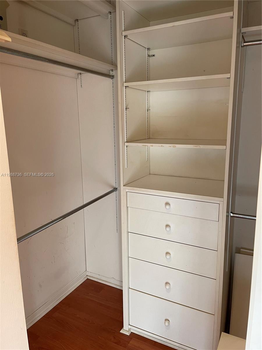 VILLAS AT THE HAMMOCKS CO - Residential Lease