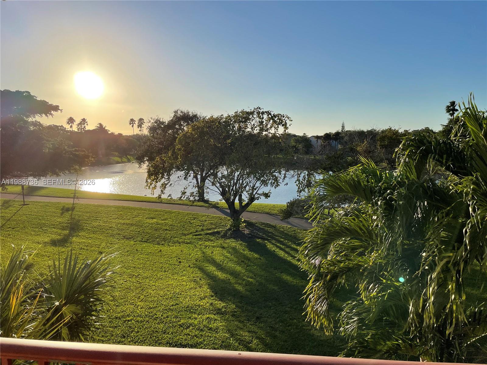 VILLAS AT THE HAMMOCKS CO - Residential Lease