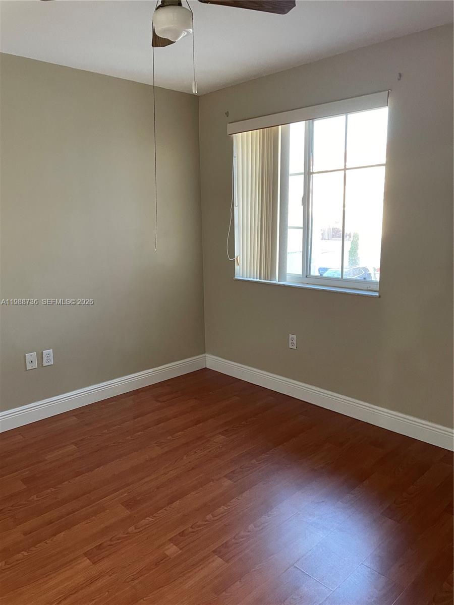 VILLAS AT THE HAMMOCKS CO - Residential Lease