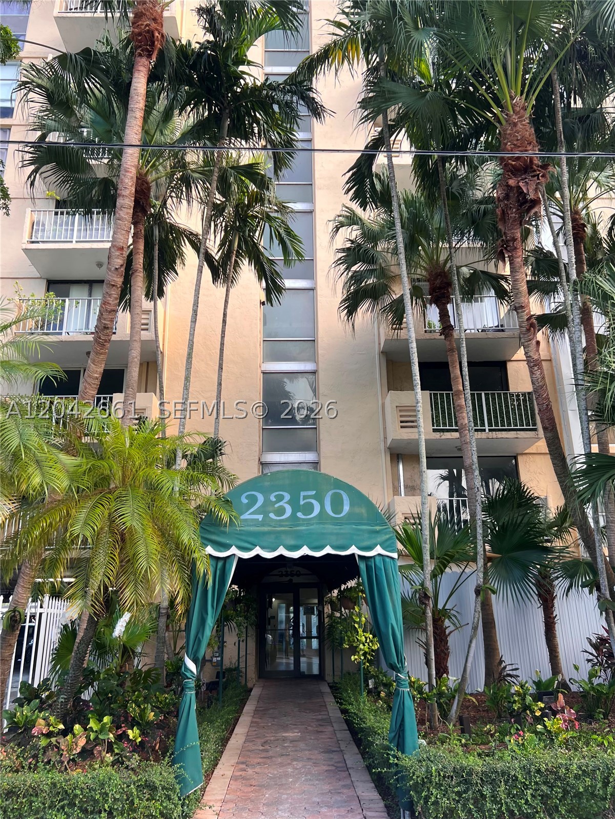 2350 NE 135th St 209