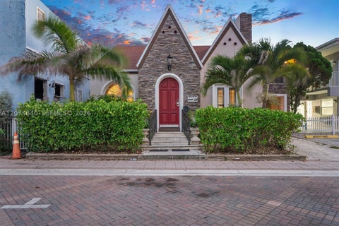 Photo of 312 Fillmore St, Hollywood, FL 33019 (MLS # A12074840)