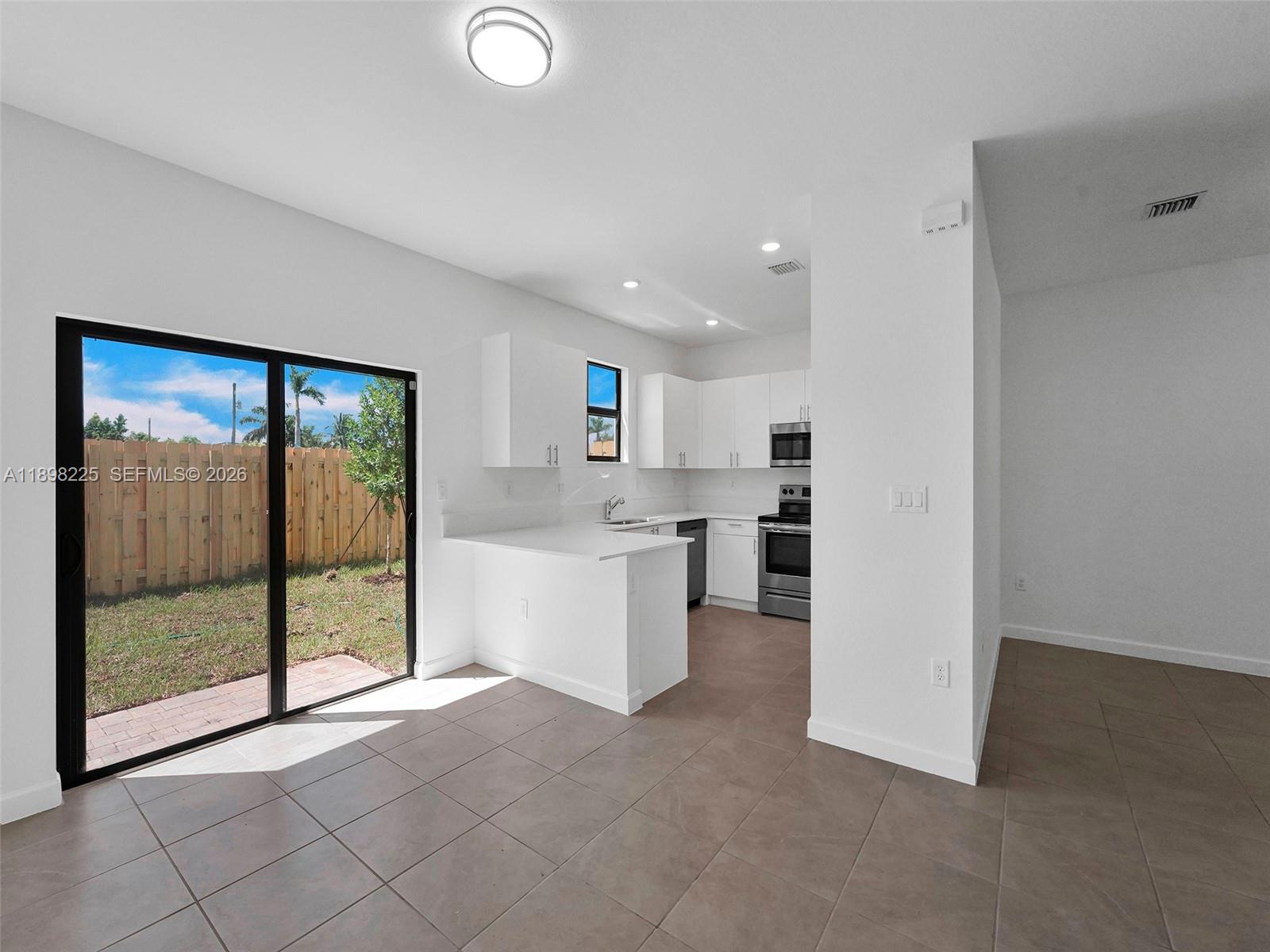 SILVER PALM RESIDENTIAL H - Residential