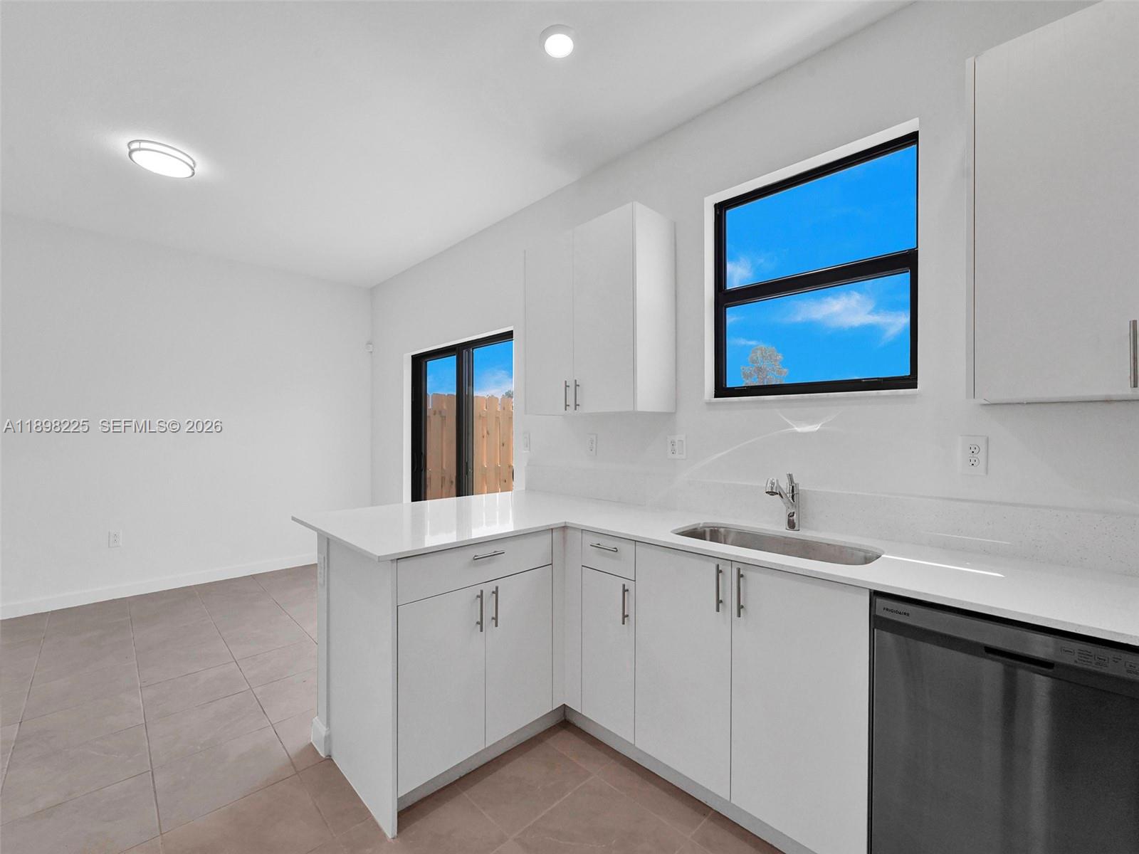 SILVER PALM RESIDENTIAL H - Residential