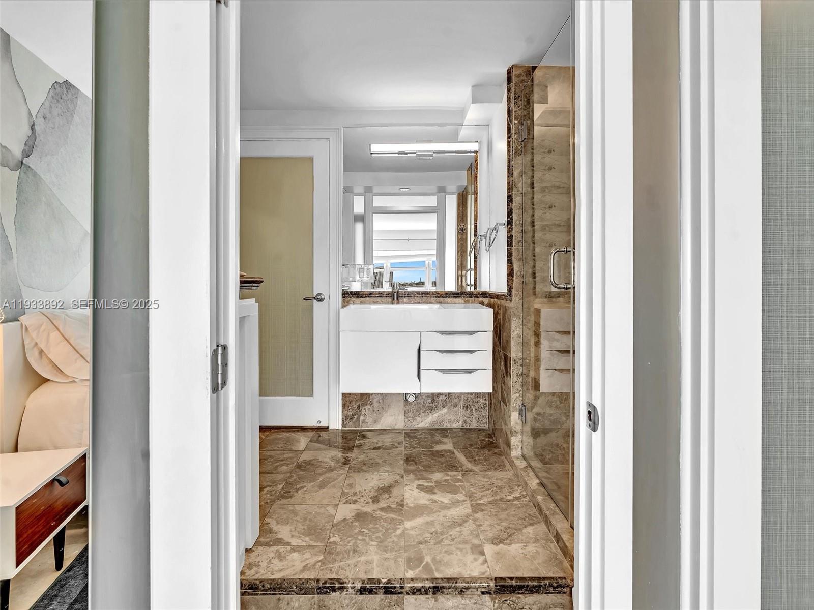 OCTAGON TOWERS I CONDO - Residential