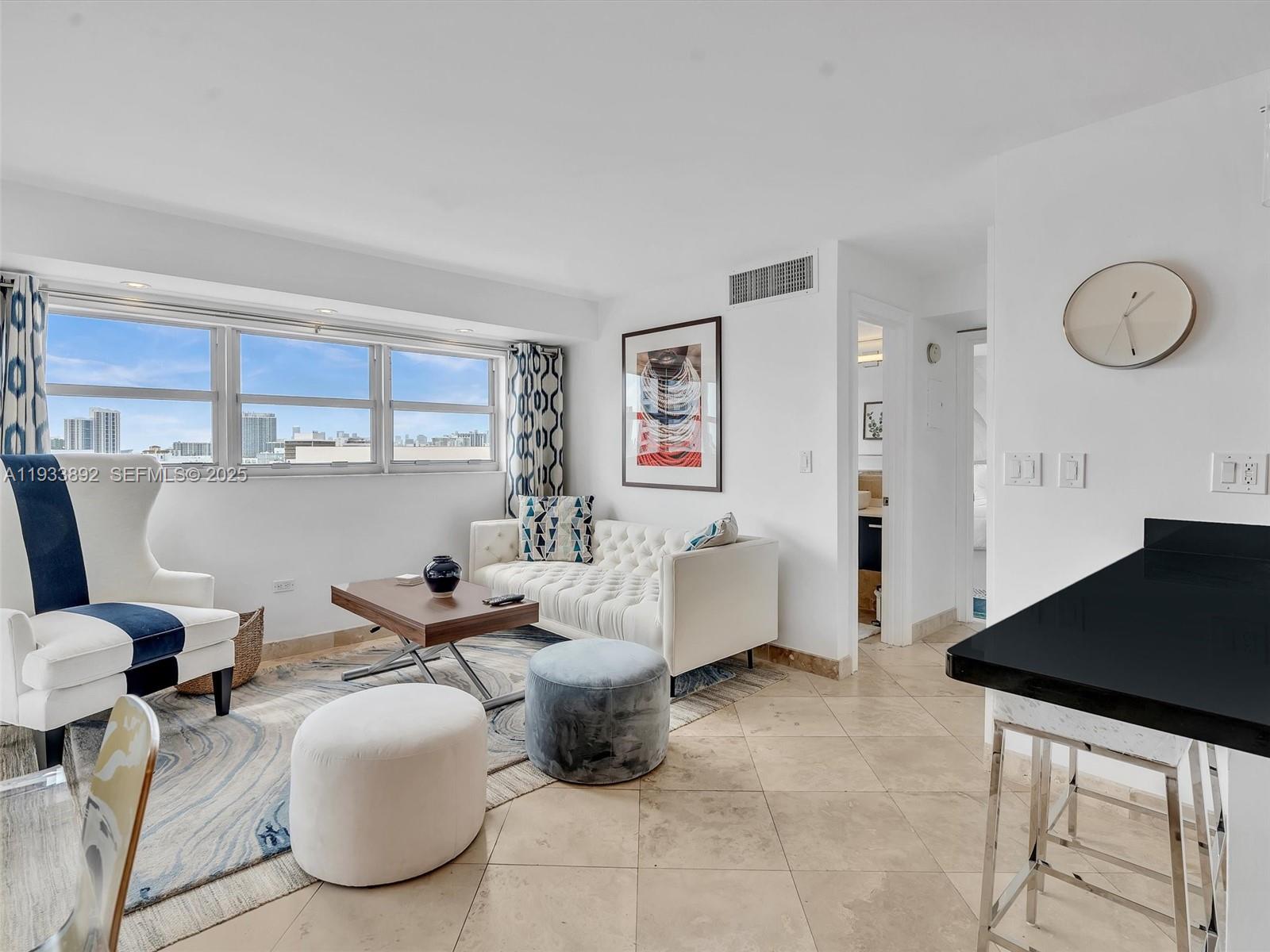 OCTAGON TOWERS I CONDO - Residential