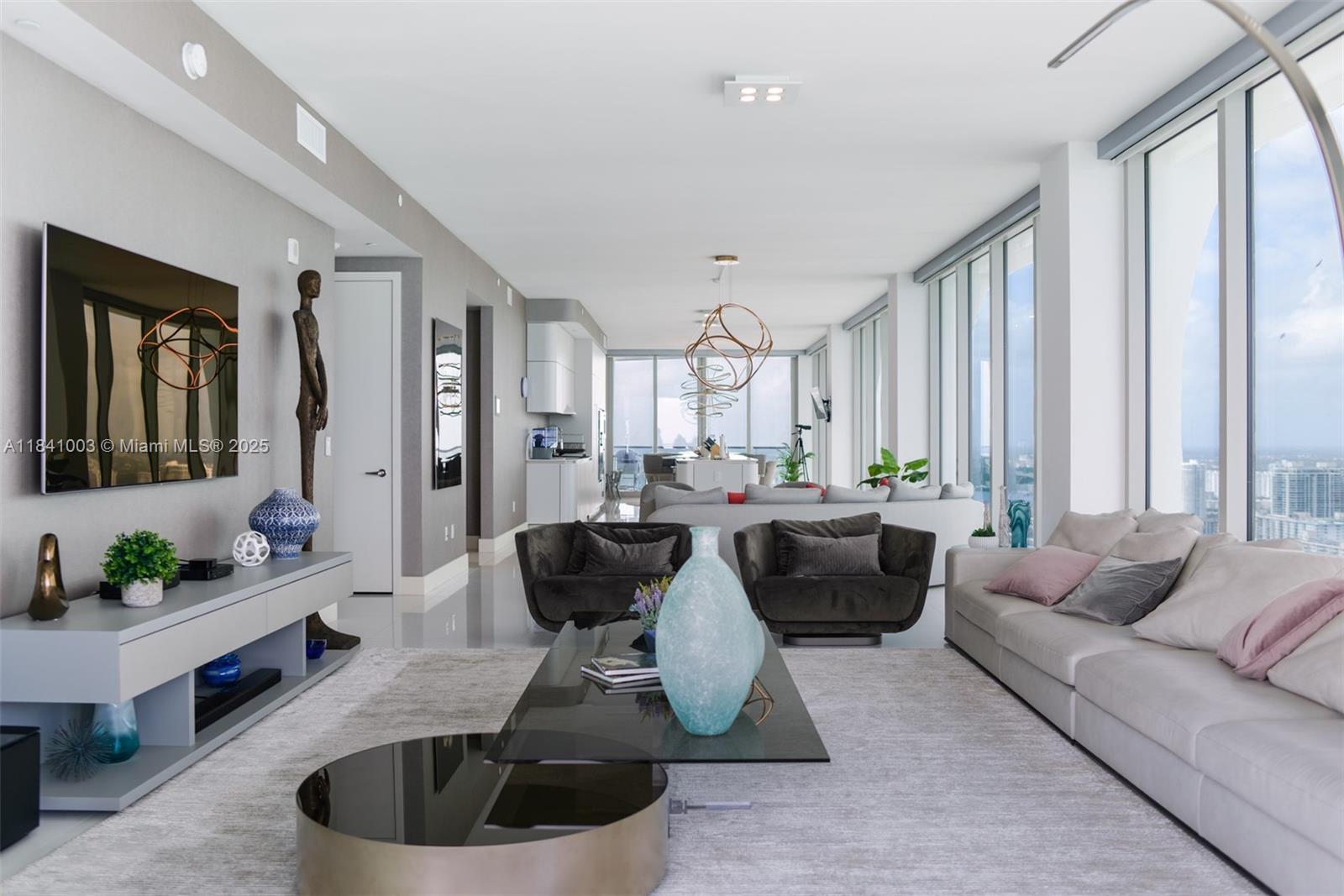 16901 Collins Ave 4005
